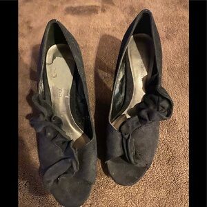 Ruffled Swede Ann Marino Pumps